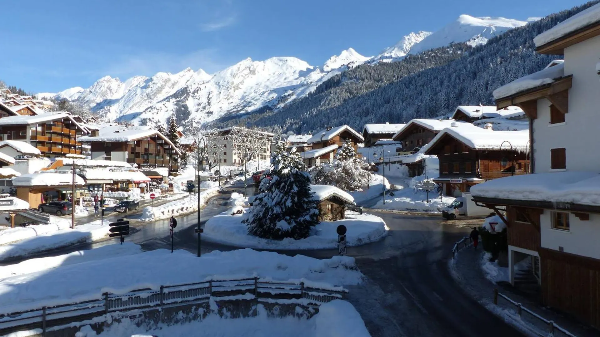 Appartement 3 Chambres Avec Parking, Wifi Et Proche Des Remontees Mecaniques A La Clusaz - Fr-1-437-46 0*,  프랑스